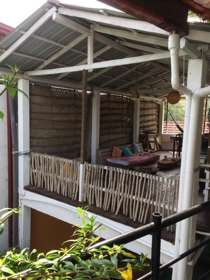 Happyshack Hostel มิริสซา ภายนอก รูปภาพ