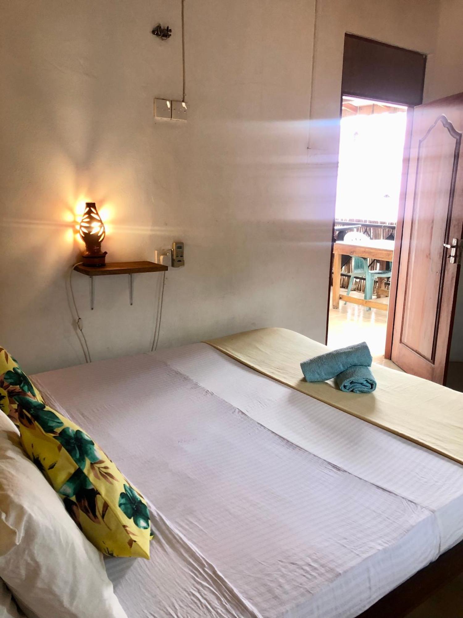 Happyshack Hostel มิริสซา ภายนอก รูปภาพ