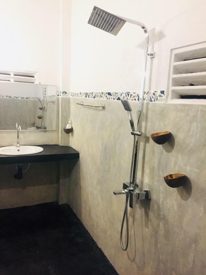 Happyshack Hostel มิริสซา ภายนอก รูปภาพ
