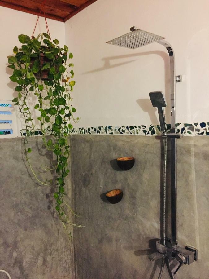 Happyshack Hostel มิริสซา ภายนอก รูปภาพ